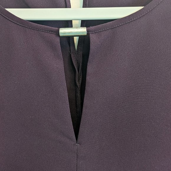 EUC Banana Republic keyhole back and slit front with metal bar between sides. - Picture 6 of 6